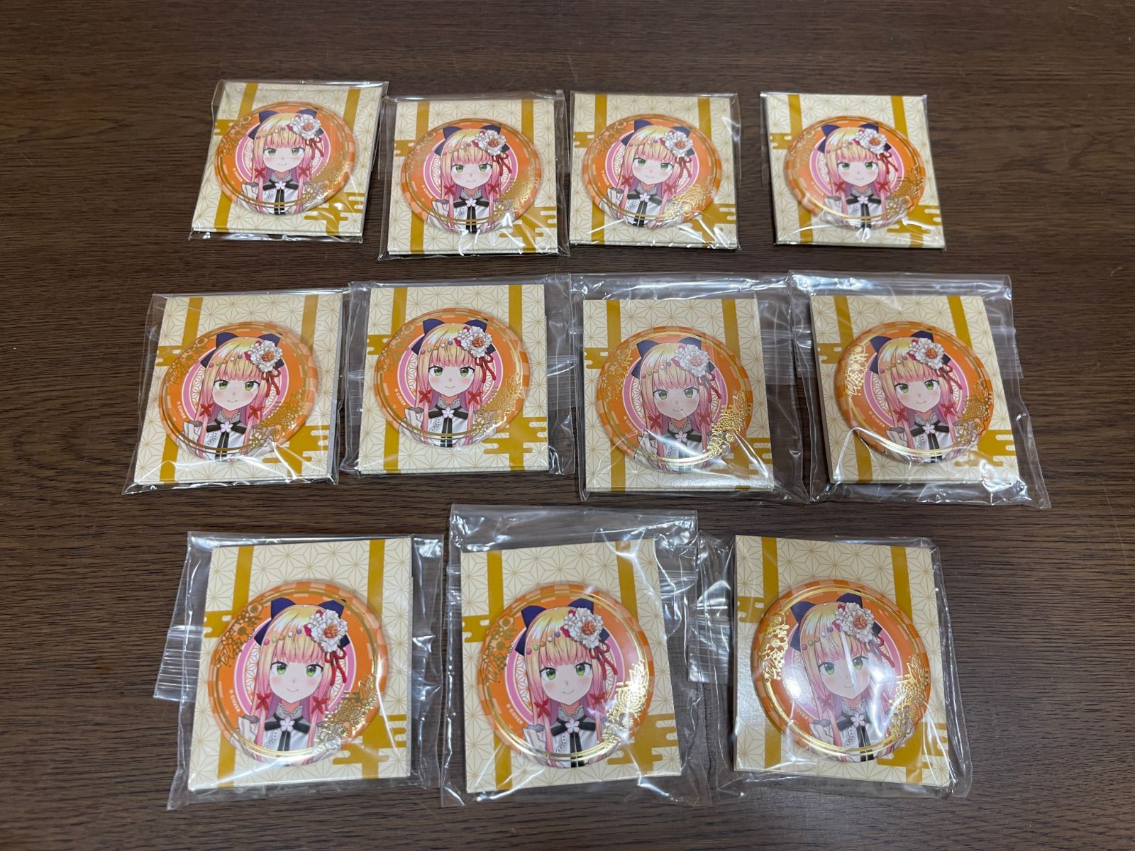 ホロライブ ランダム箔押し缶バッジ 正月衣装ver. 桃鈴ねね セット