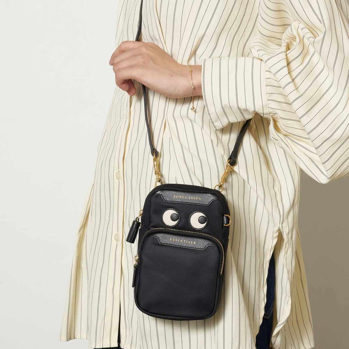 アニヤ ハインドマーチ ANYA HINDMARCH ショルダーバッグ アイズ Anya