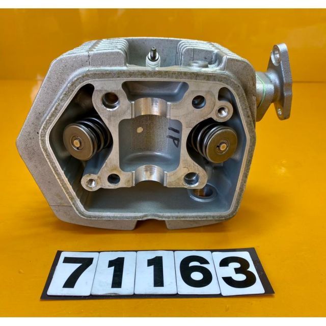 71163 HONDA ホンダ エイプ50 AC16 シリンダーヘッド バルブ エンジン