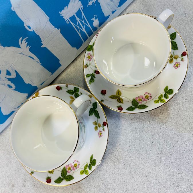 中古】ウェッジウッド ワイルド ストロベリー ティーカップ&ソーサー