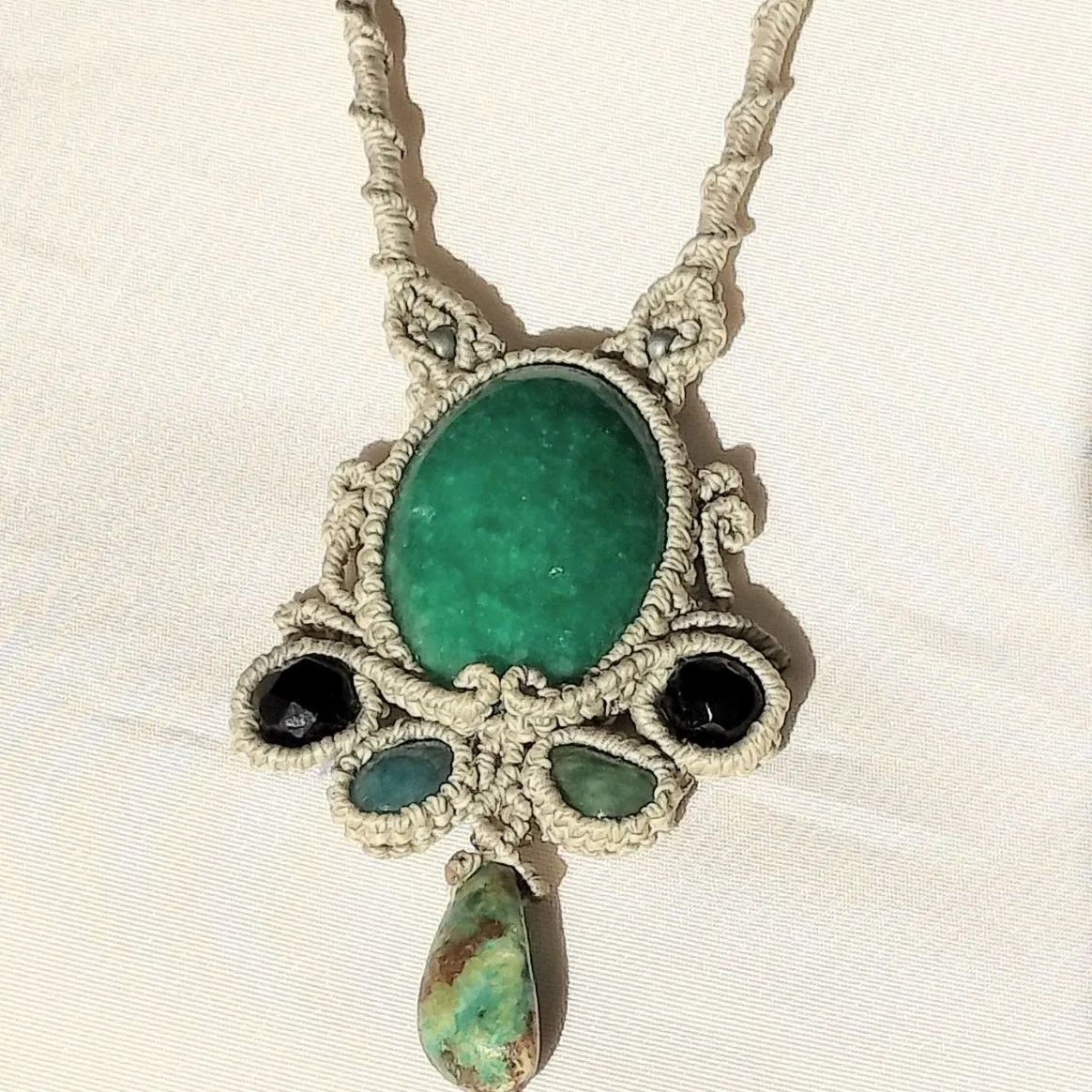 マクラメ編みペンダント