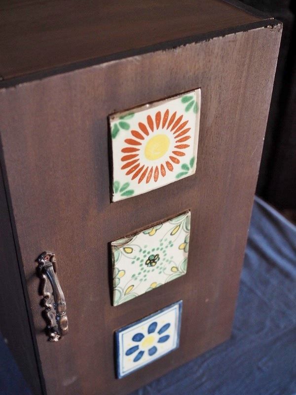 タイル装飾の小型キャビネット 昭和後期 古録展 品番S10735