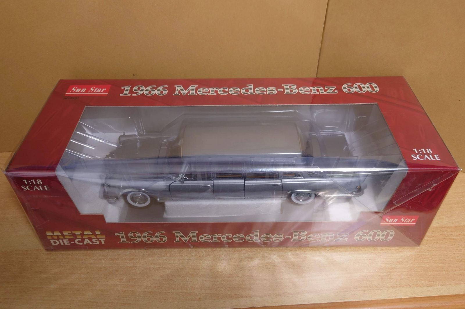 ミニカー 1966Mercedes-Benz600 1:18 Scale 1966 Mercedes-Benz 600 Pullman Acme SS-2209 | eBay