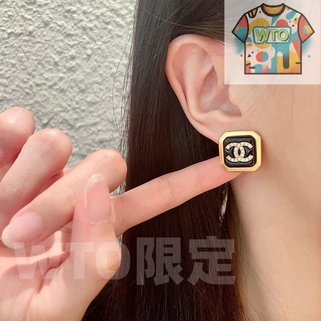 今日WTO】Chanel ヴィンテージ ダブル C ピアス 送料無料！在庫