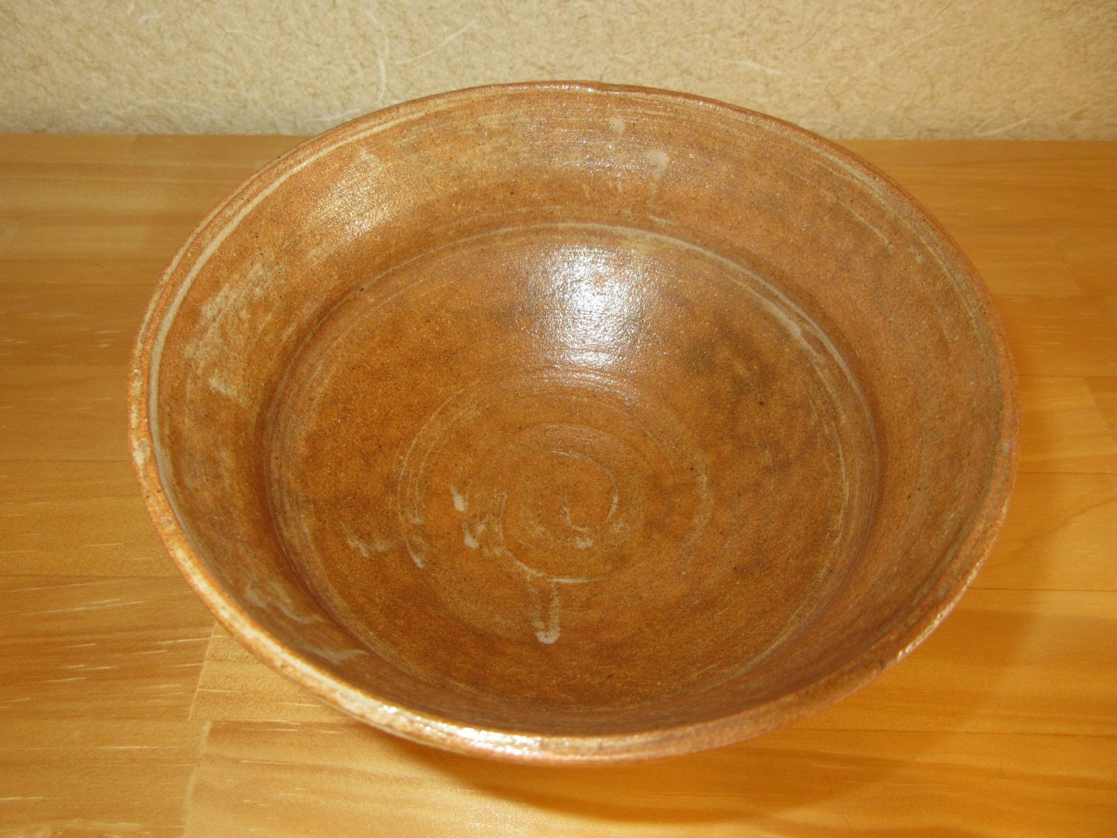 送料込【逢絢亭】茶道具 茶碗 古曽部焼 高槻 古曽部 柿蔕写 寒川義崇 共箱入り 逢絢亭】茶道具 茶碗 古曽部焼 高槻 古曽部 柿蔕写 寒川義崇 共