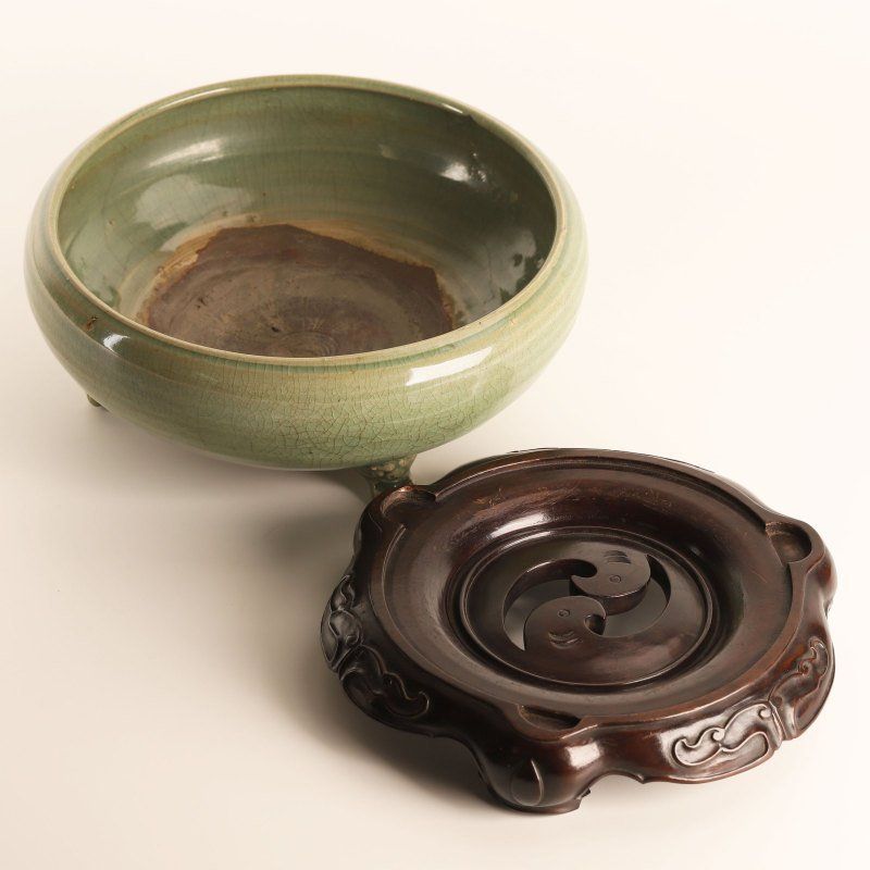 中国古美術 龍泉窯 青磁 三足香炉 中国磁器 陶磁器 唐物 時代物