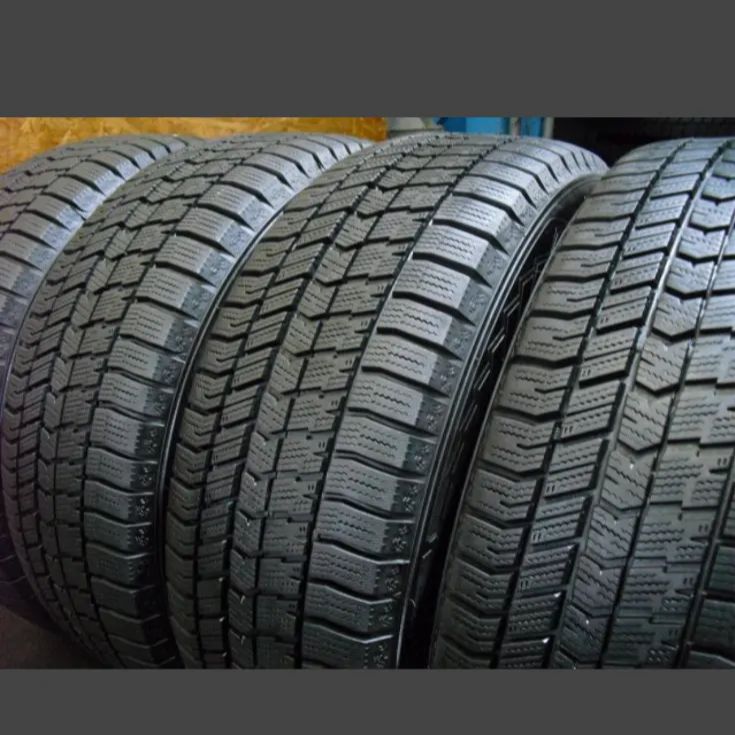 良品 エスクァイア純正 195/65R15 2023年バリ山スタッドレス ノア ノア、ヴォクシー、スタッドレスタイヤバリ山 ノア ヴォクシー 195