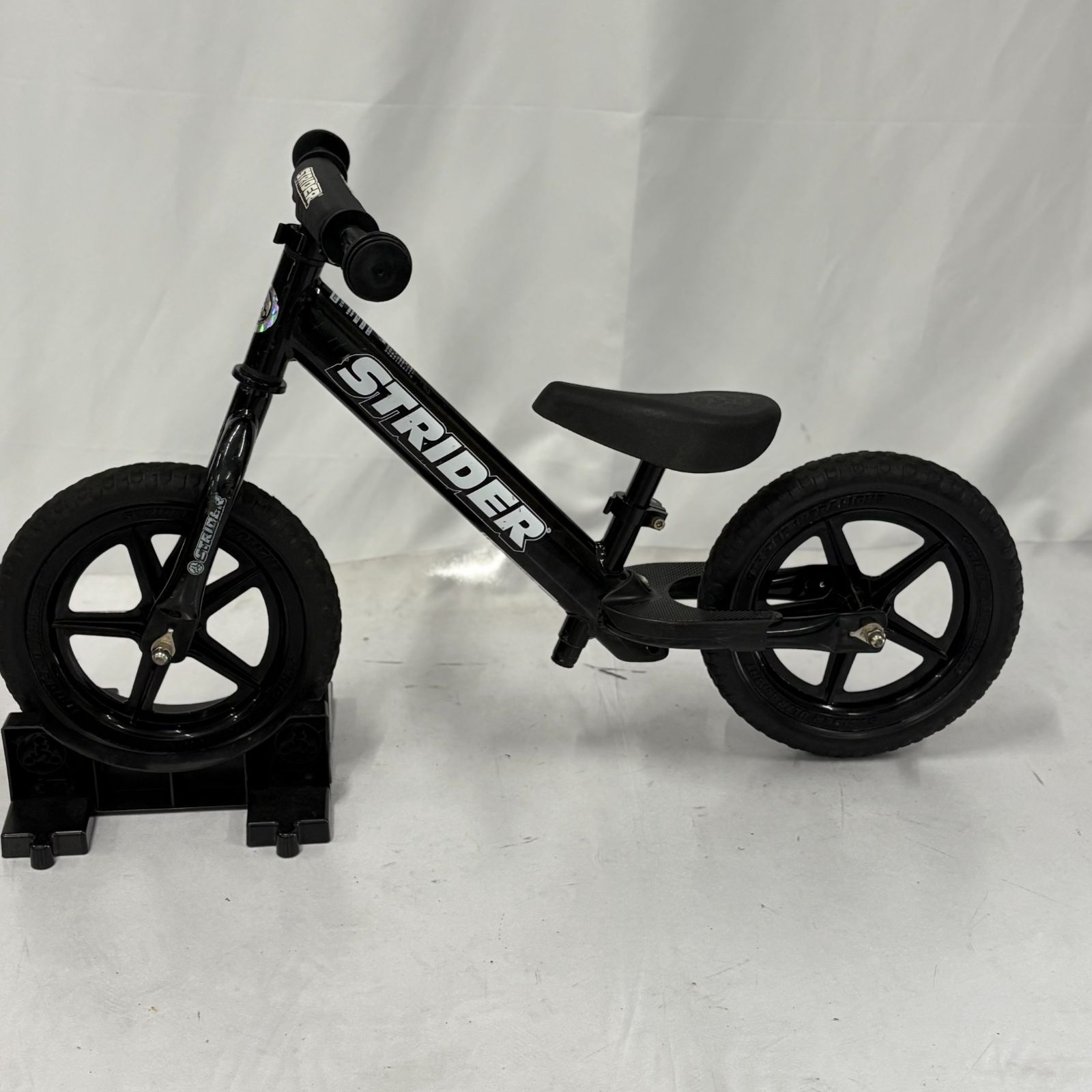 【極美品】ストライダー STRIDER スポーツ SPORT 黒 BLACK STRIDER ストライダー 12 Sport Model スポーツ ブラック 黒