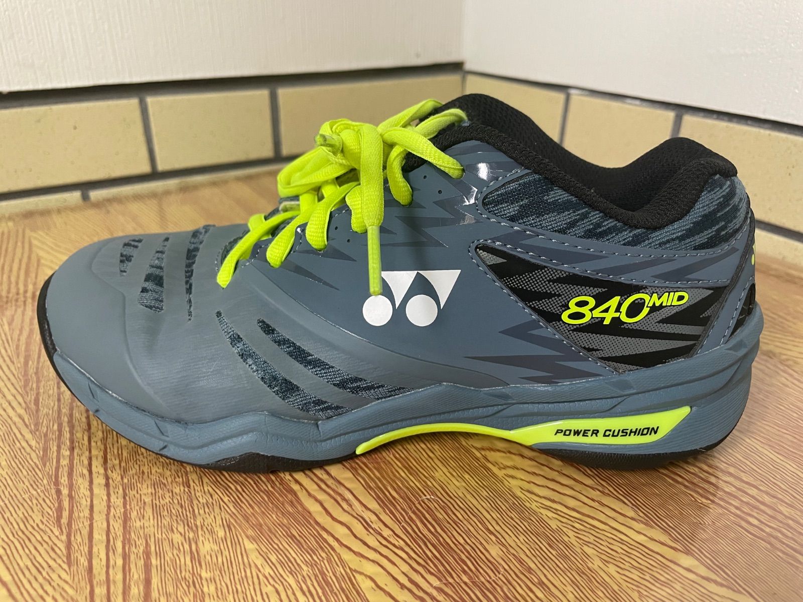 「美品」YONEX 840MD パワークッションバドミントンシューズ 23.5 YONEX ヨネックス POWER CUSHION 840 MID パワークッション840