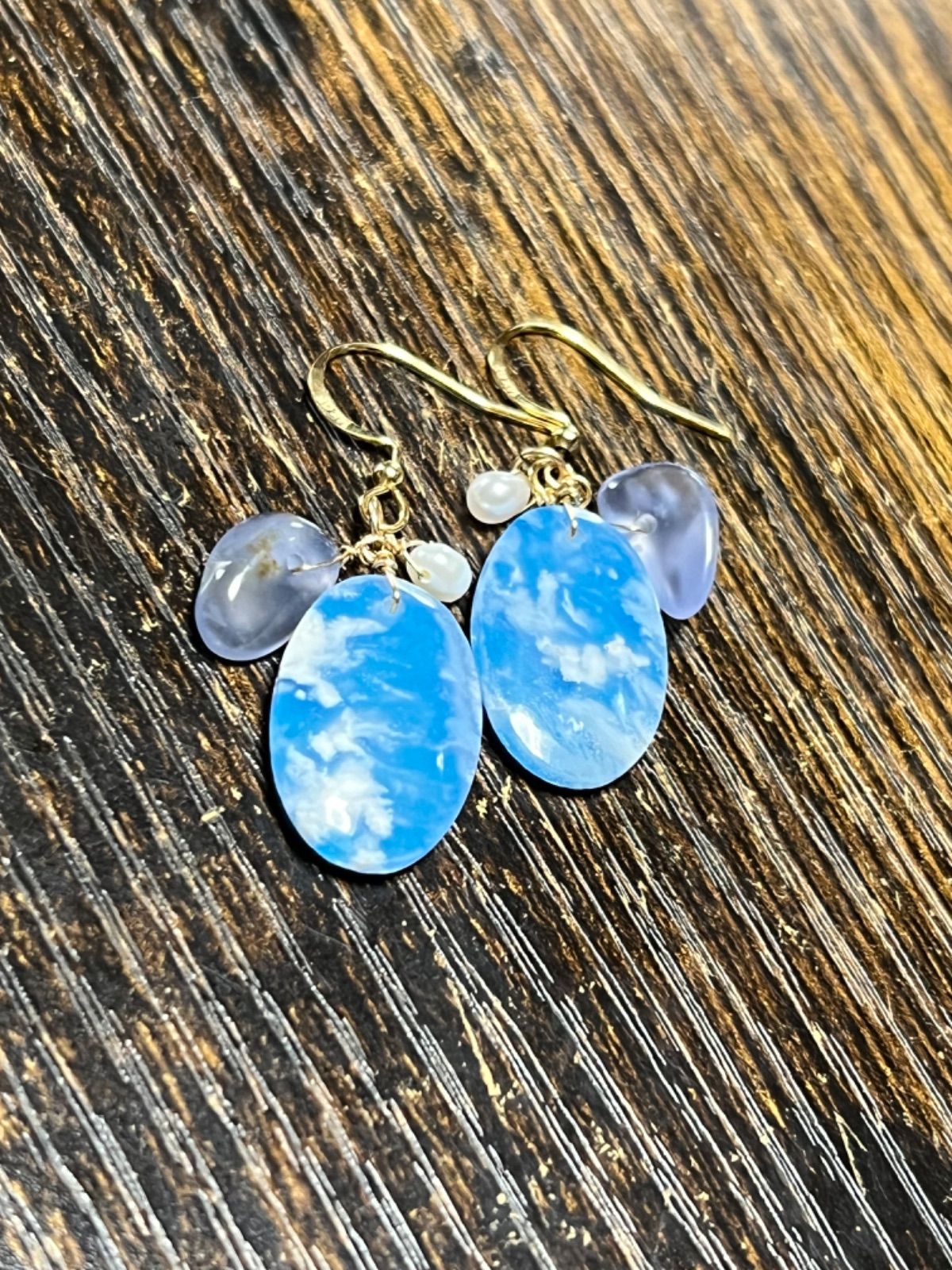 14kgf】プルームアゲートの青空ピアス