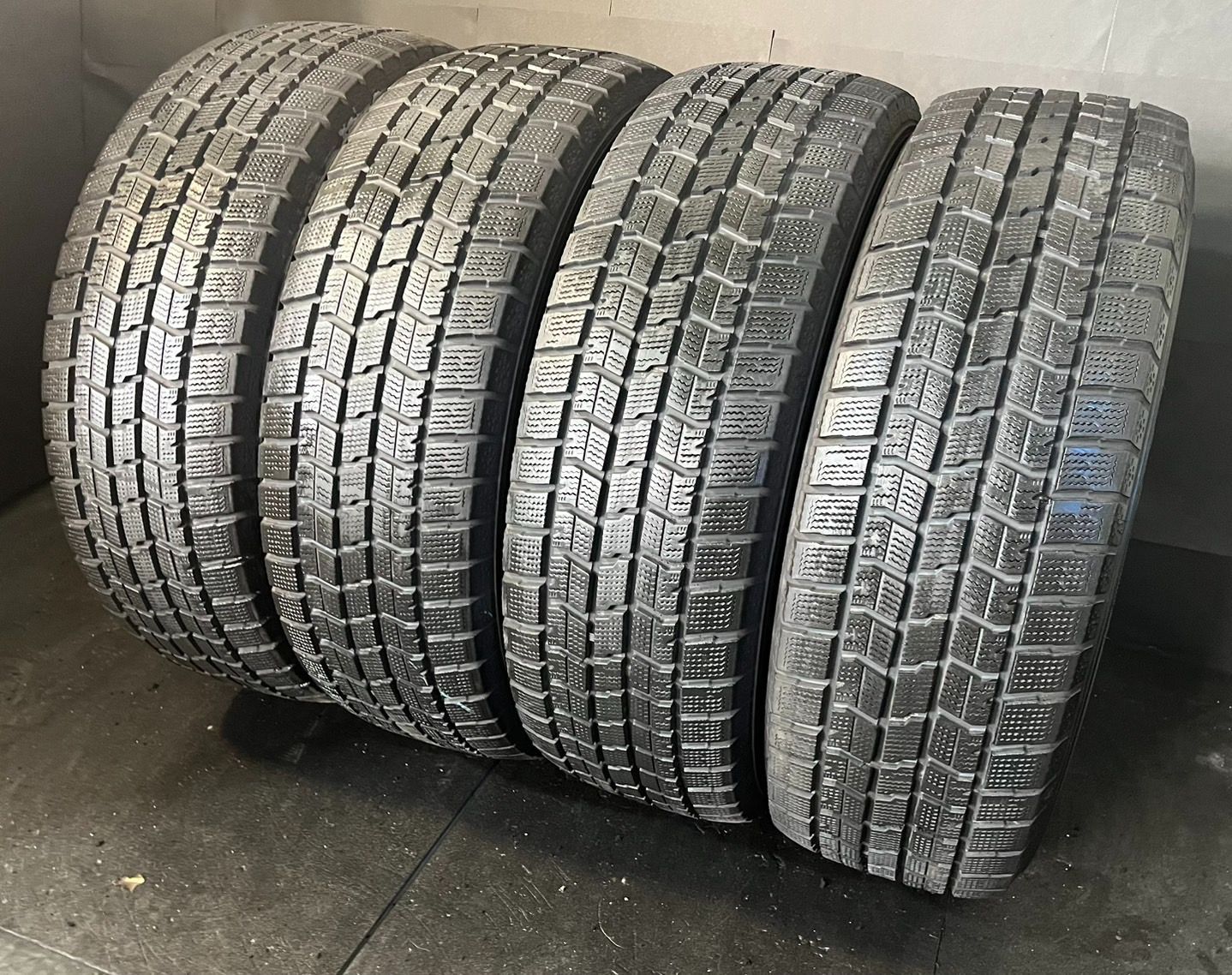 製 約8～8.5分山 グッドイヤー GOODYEAR ICE NAVI 7 スタッドレス 215 65R16 4本 h_504