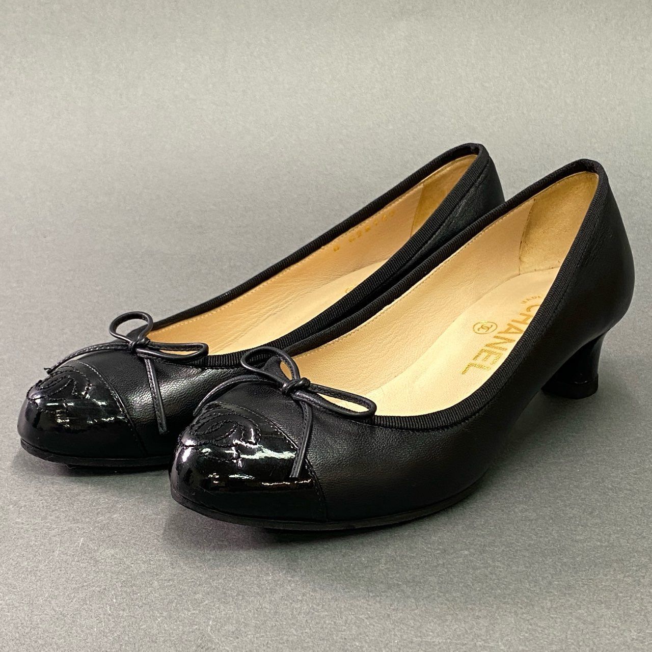 6l4 CHANEL シャネル ココマーク リボン ローヒール パンプス 35 6l4 CHANEL シャネル ココマーク リボン ローヒール パンプス 35