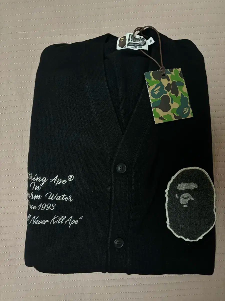 新品 A BATHING APE(アベイシングエイプ) サルー刺繍 黒 ウールカーディガン XL - メルカリ