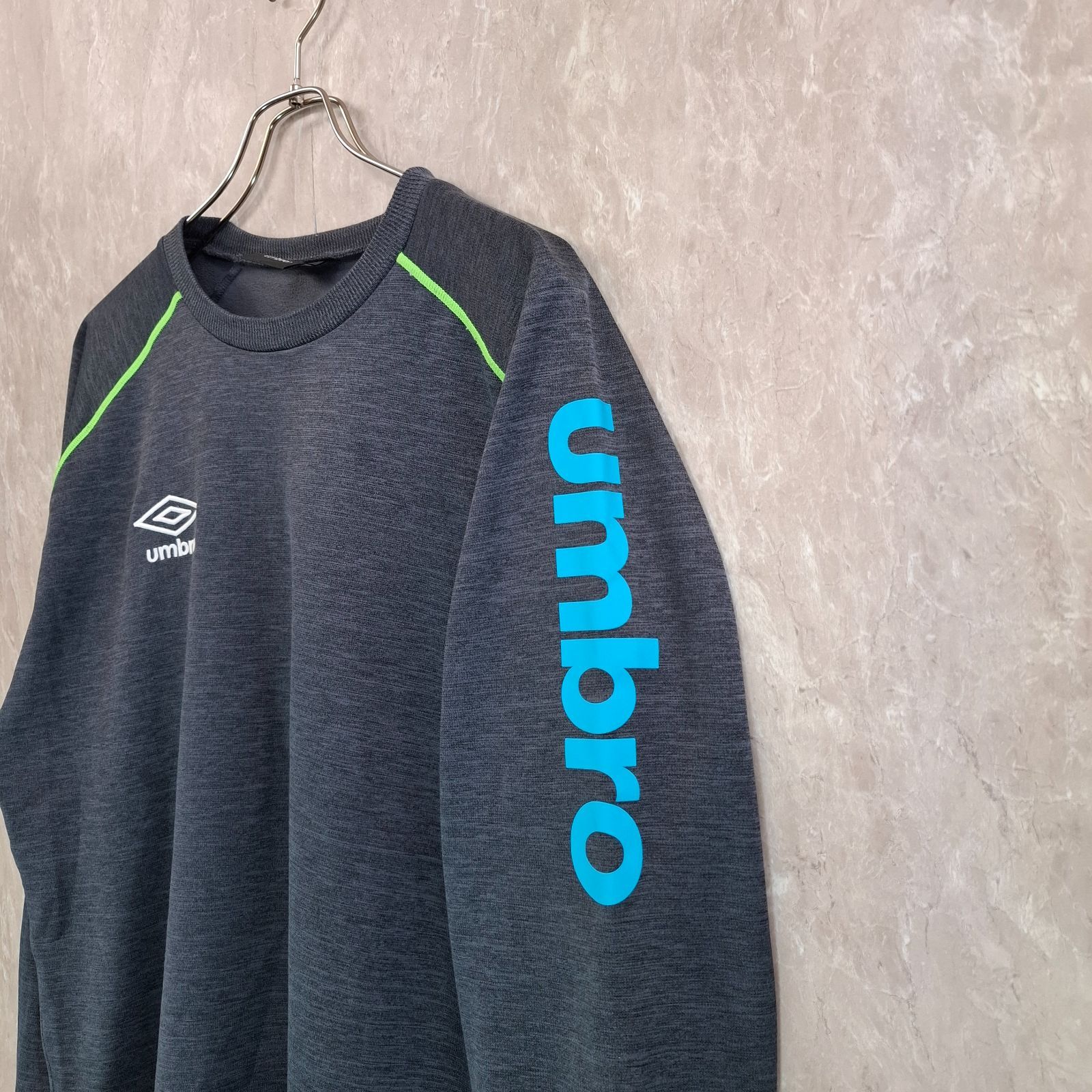 umbro アンブロ 配色ライン 袖ロゴプリント ブランドロゴ刺繍 裏