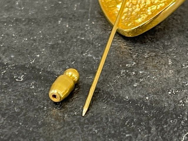 CHANEL シャネル ヴィンテージ パール ゴールドカラー ピンブローチ 楽天市場】CHANEL シャネル アイコン ヴィンテージ 8連チャーム