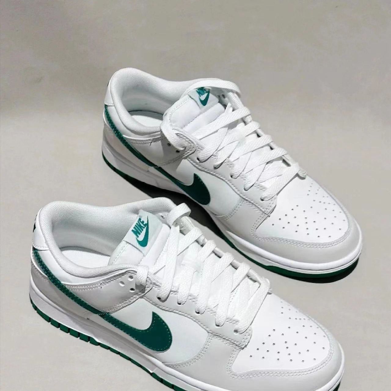 Nike Air Force 1Low 白緑色 23cm 23.5cm 24cm 24.5cm 25cm 25.5cm 26cm 26.5cm 27cm 27.5cm 28cm