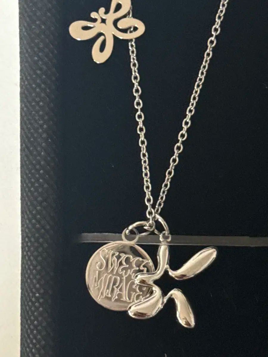 TOMORROW X TOGETHER - TXT ACT:SWEET MIRAGE ネックレス TXT SWEET MIRAGE NECKLACE | GRAMMY Museum Store