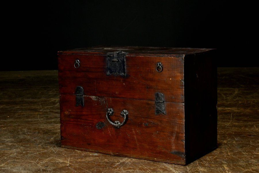 蔵A5456a 李朝家具 小さなバンダジ 松材 鉄金具 李朝箪笥