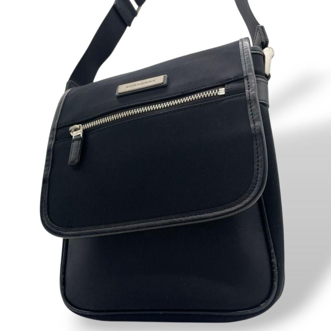 バーバリー ショルダーバッグ 黒 ブラック ロゴプレート フラップ