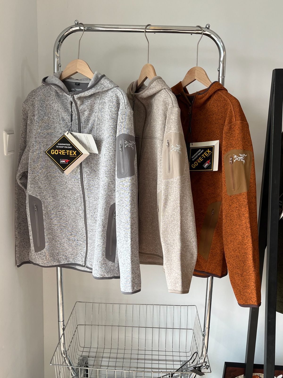 ARC'TERYX 始祖鸟 2025春秋 COVERTシリーズ 刺繍入り フード付き