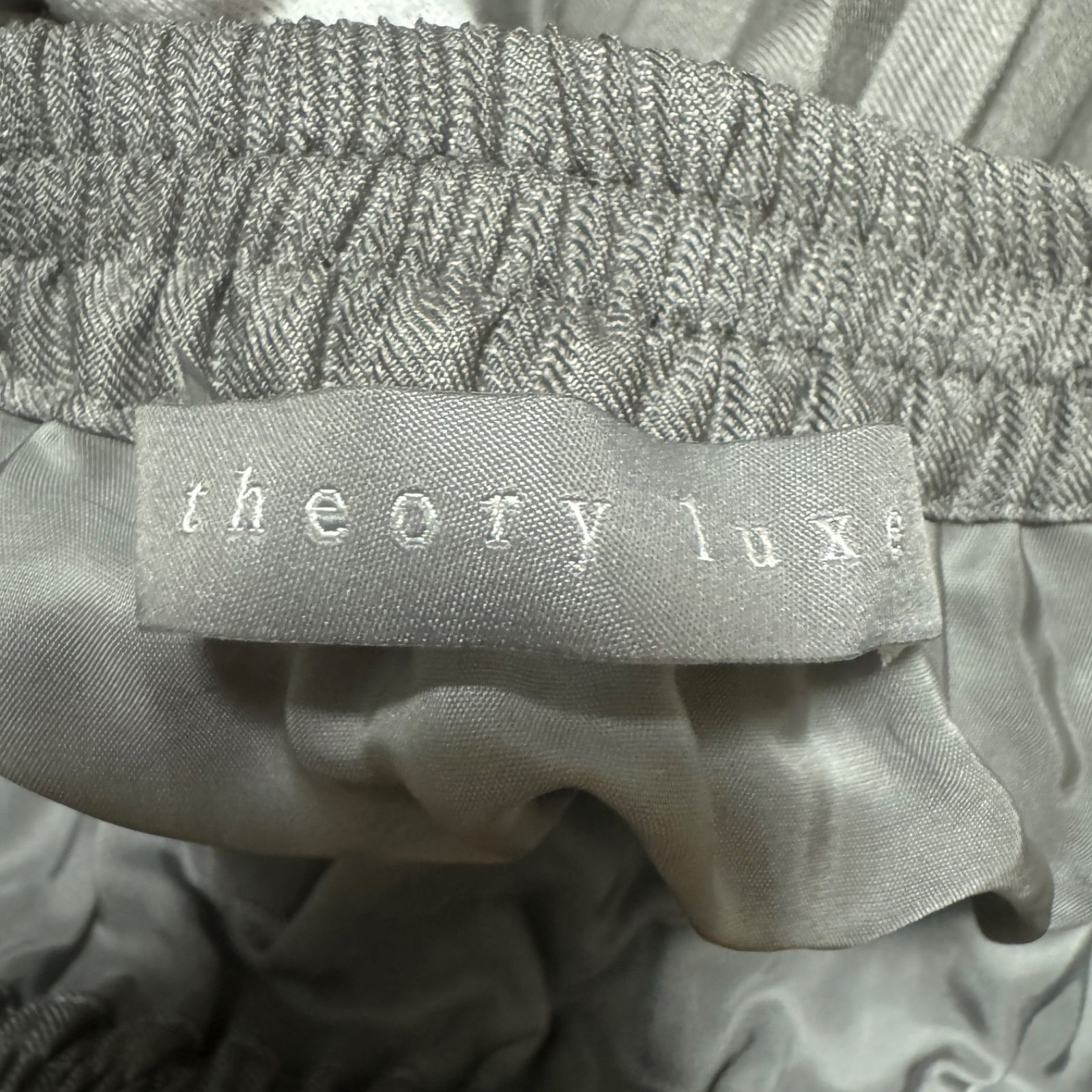 Theory luxe セオリーリュクス プリーツ スカート グレー　Mサイズ theory luxe プリーツスカート アシンメトリー ロングスカート