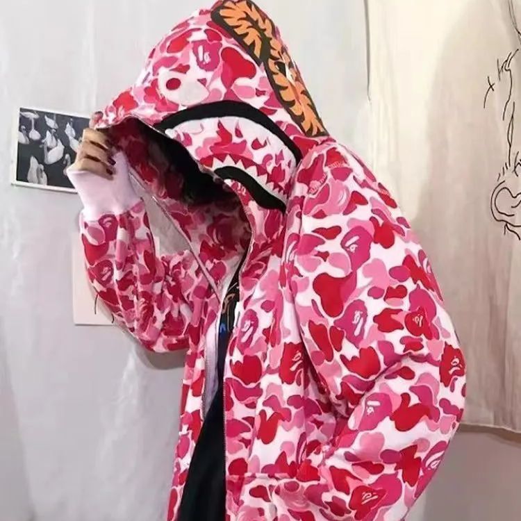 【値下】A BATHING APE アベイシングエイプ Shark 長袖 シャークパーカー 男女兼用 ピンク