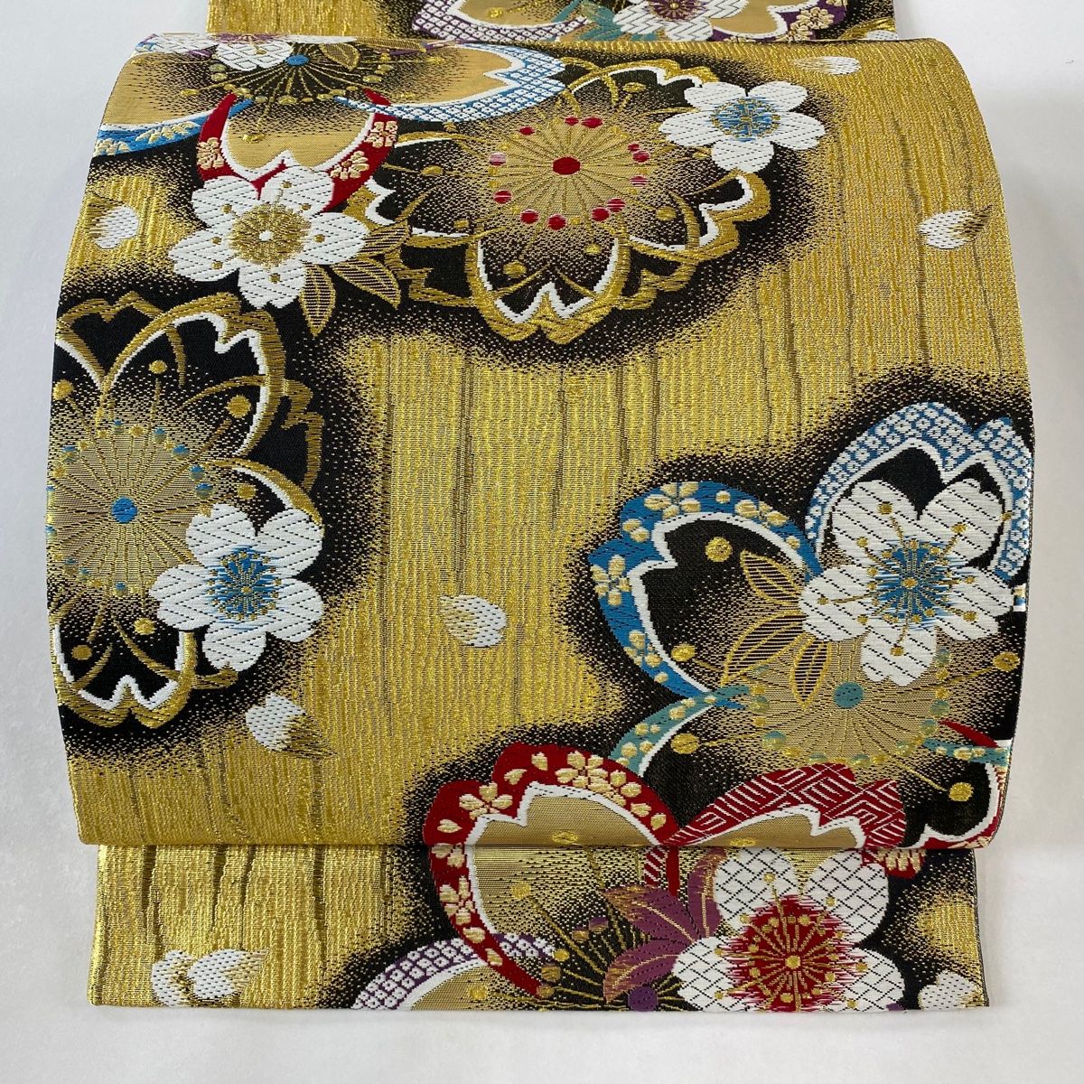 袋帯 美品 秀品 桜 花びら 金糸 箔 金色 六通 正絹 【中古