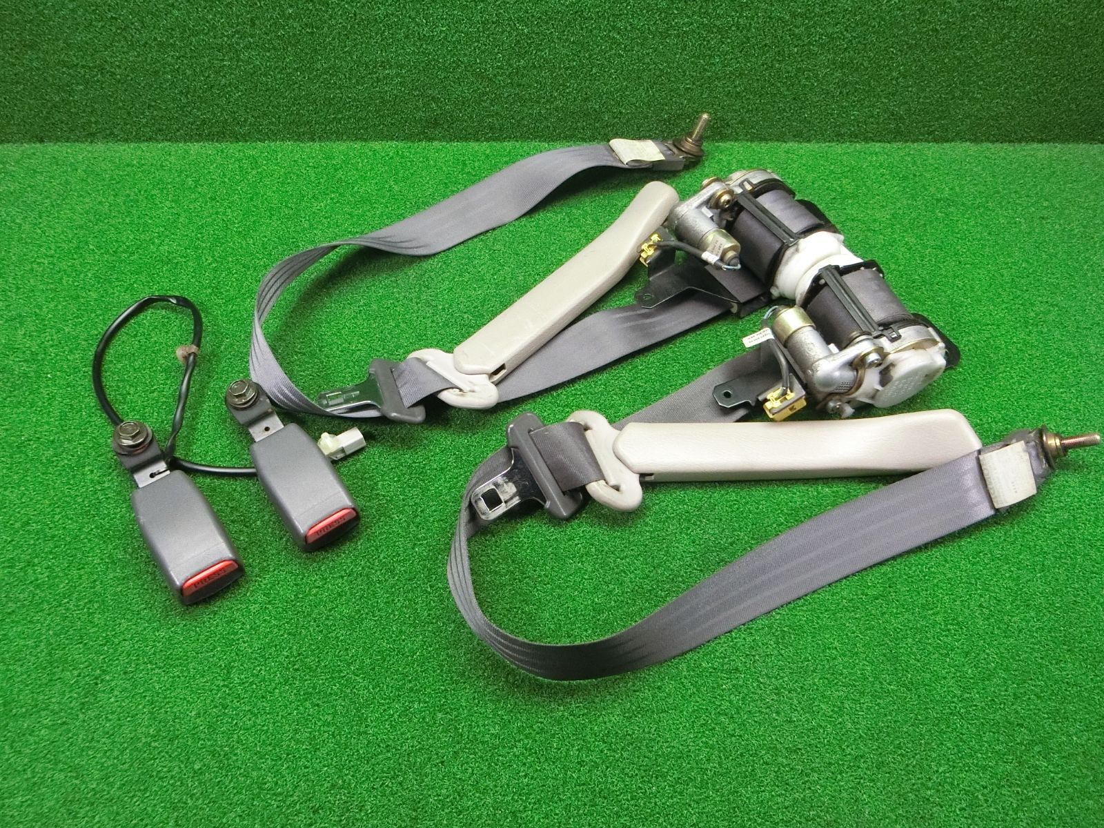 10464 バモス HM1 フロント シートベルト 左右セット キャッチ NSB087GL41 NSB087GR41