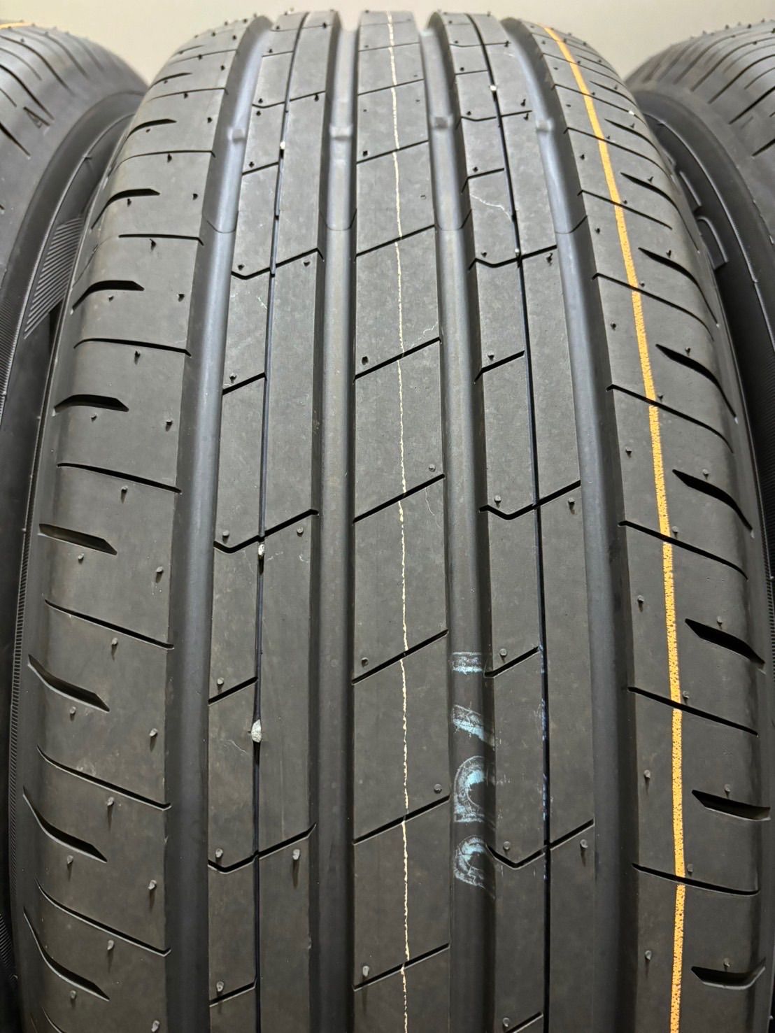 ★新車外し 225/60R18 TOYO/PROXES Comfort 24年製 夏タイヤ サマータイヤ 4本 40アルファード ハリアー RAV4 (南4-G783)