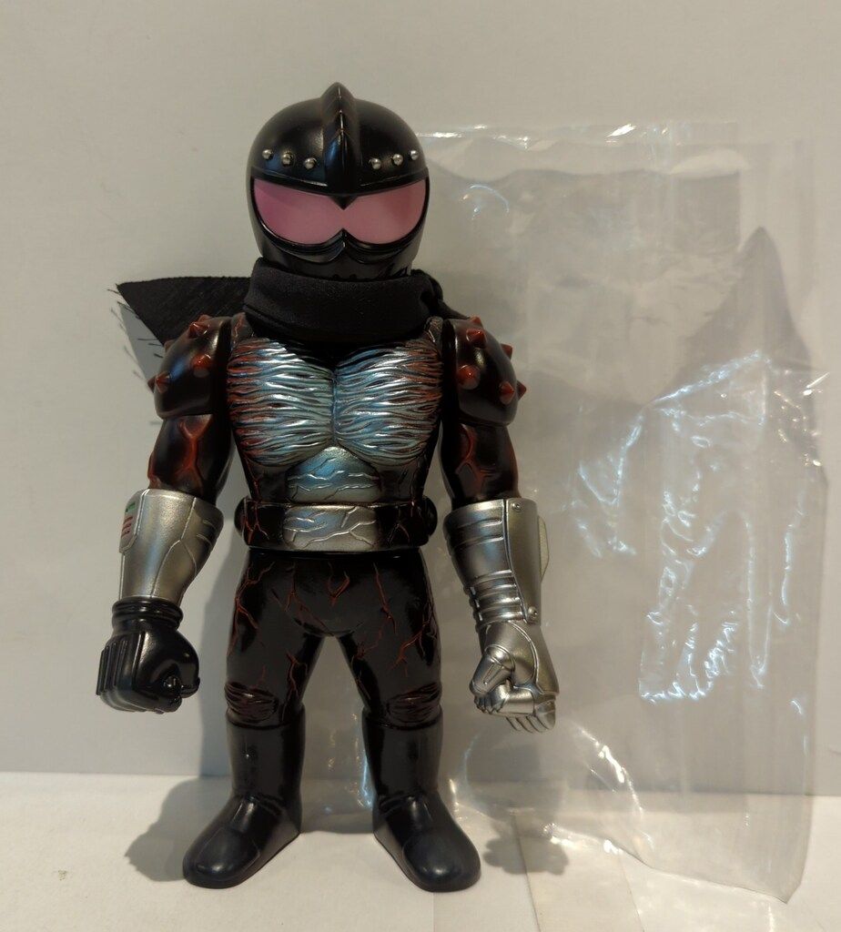 REALHEAD/CORDVIPER 真マシンサイダー 黒成型 赤/銀青塗装 ピンク目