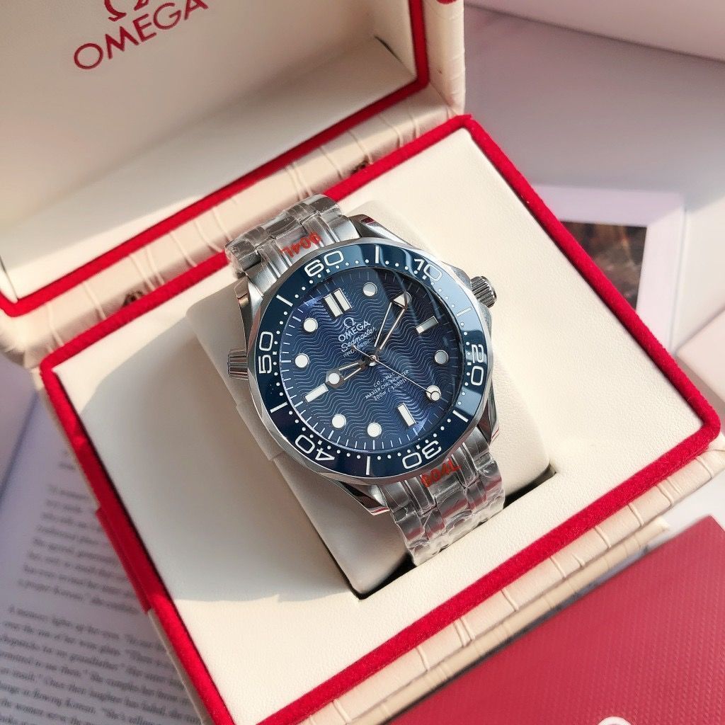 新品 OMEGA オメガ シーマスター ダイバー 300M コーアクシャル マスター クロノメーター 42ｍｍ 210.30.42.20.03.001 オメガ