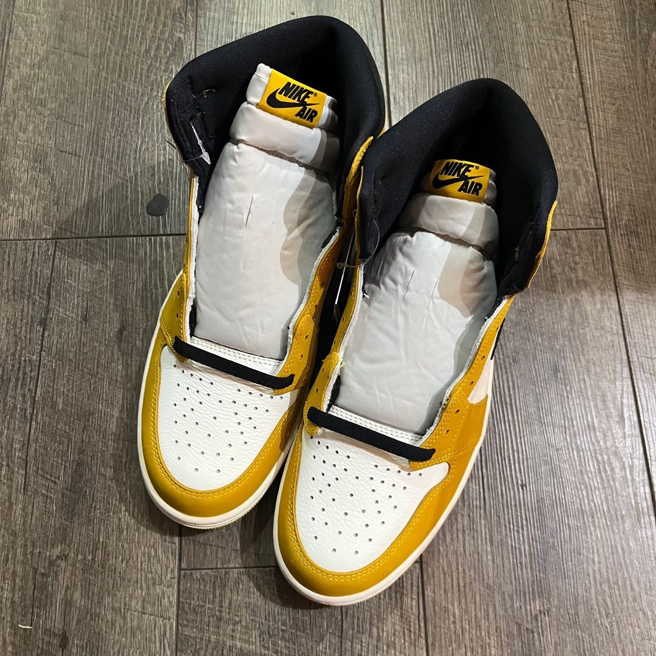 未使用 Nike Air Jordan 1 Retro High OG 