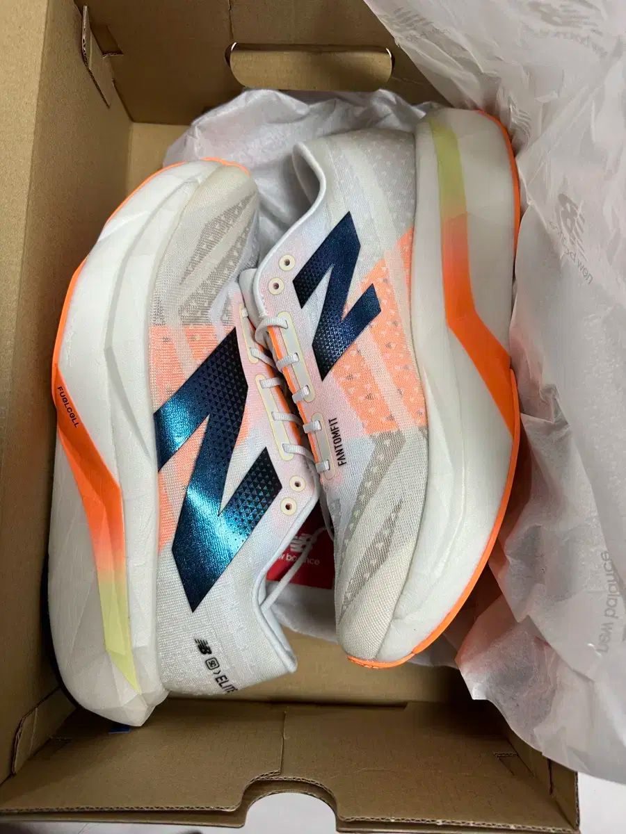 New Balance ニューバランス フューエルセル sc エリート v4 285 2e うーん