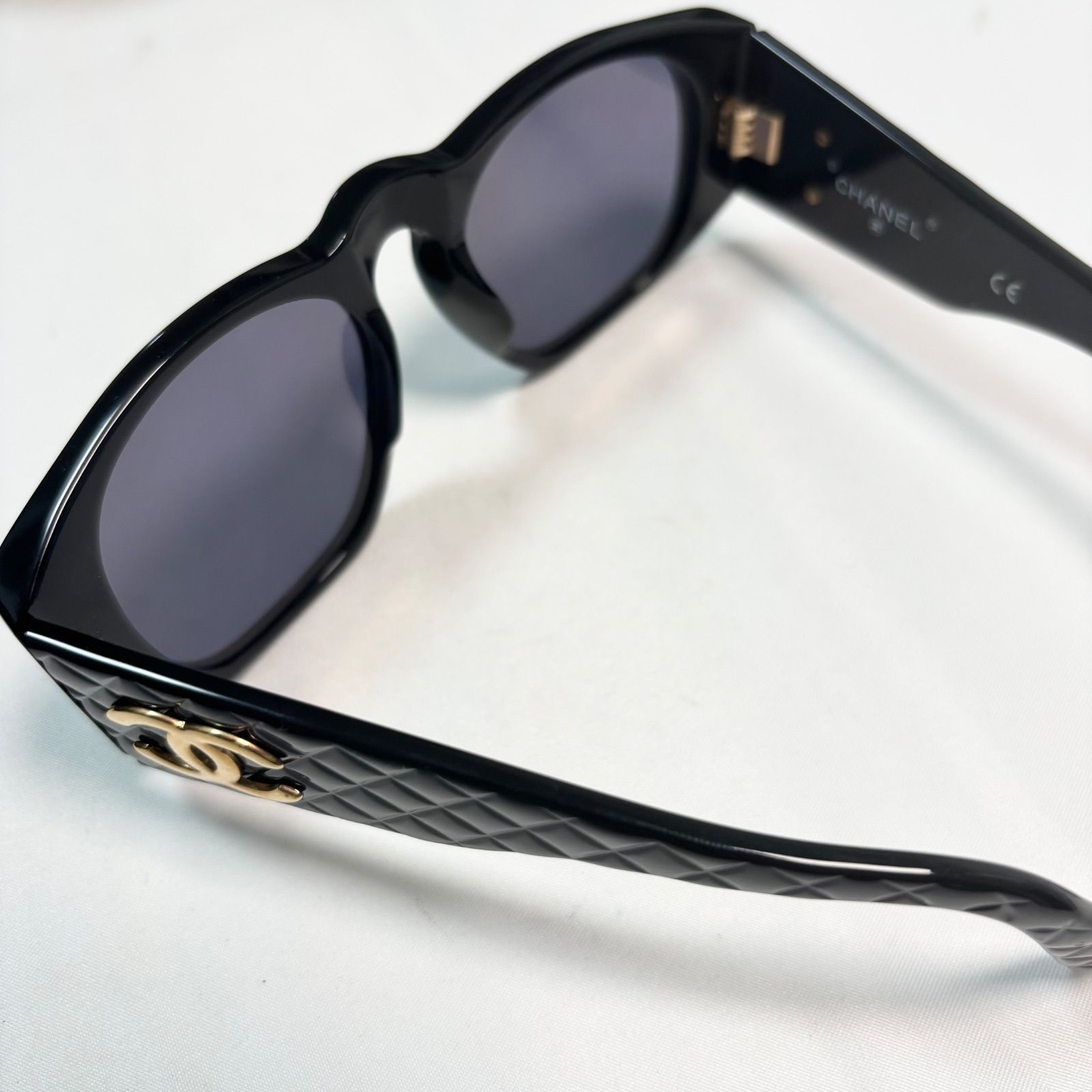 良品　CHANEL シャネル　サングラス　ココマーク　ゴールド金具　ブラック CHANEL シャネル サングラス 05974 黒×ゴールド ココマーク