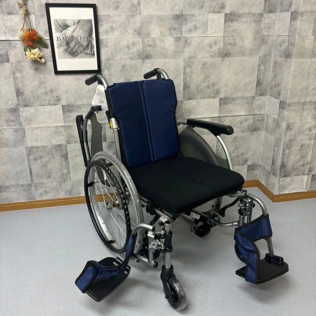 Miki CRT-3LoB 自走介助兼用 車椅子 CRTシリーズ カルッタ   中古 介護用品 自動ブレーキ ノンバックブレーキ MiKi/ミキ】 自動ブレーキ付車椅子 CRT-3LoB ｜車いすの格安通販
