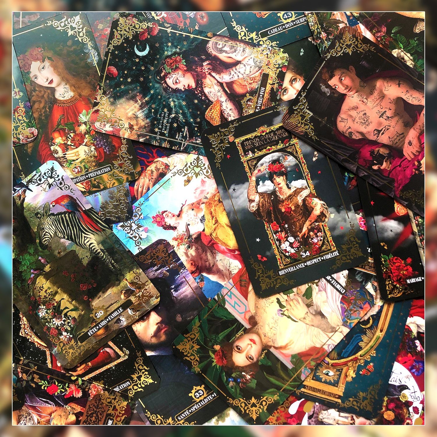 ✨金縁！ポーチ付き✨世界の女神たちを美しく描いたオラクル