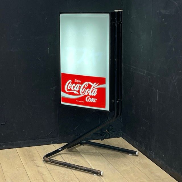 コカコーラ 電飾看板 【中古】 Coca-Cola 電光 自立看板 初和レトロ 当時物 約 51/48/103cm 点灯OK 白 黒/58212 -  メルカリ