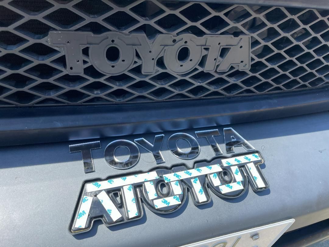 FJクルーザー トヨタ 純正エンブレム用 アクリル ミラーシルバー FJクルーザー トヨタ 純正エンブレム用 アクリル ミラーシルバー