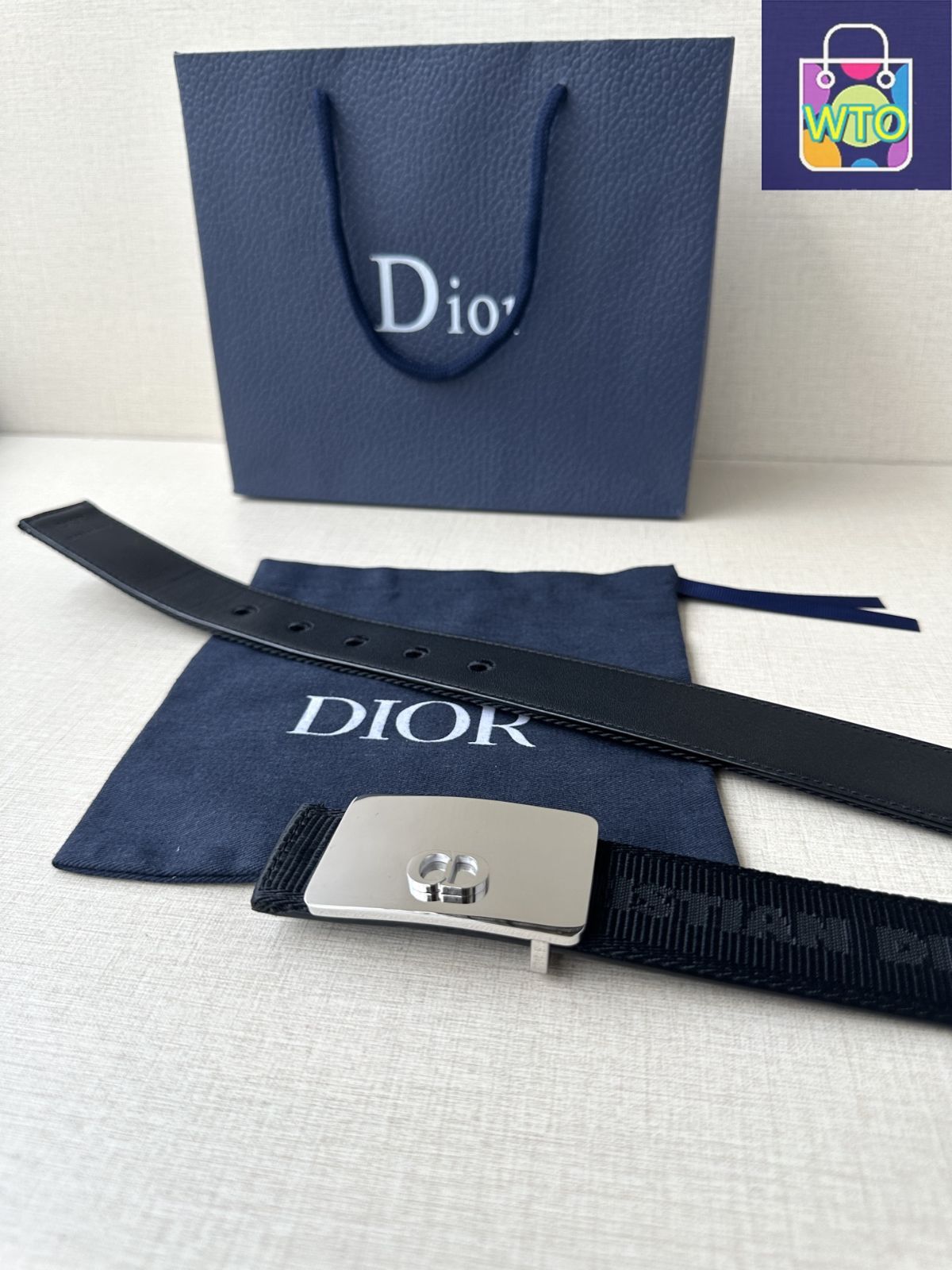 Dior メタルベルトバックル イタリア製 CDロゴ Dior メタル