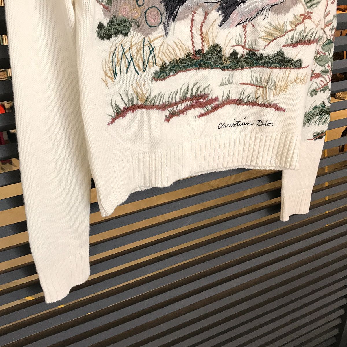 【超美品】ディオール エンブロイダリー 長袖ニット セーター 刺繍デザイン アイボリー カシミア 254S57AM025 鳥 13765 超美品】ディオール エンブロイダリー 長袖ニット セーター 刺繍