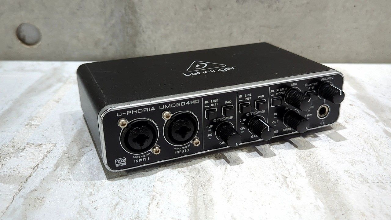 ★状態良好★ Behringer ベリンガー 2入力4出力 USBオーディオインターフェース UMC204HD U-PHORIA ☆★