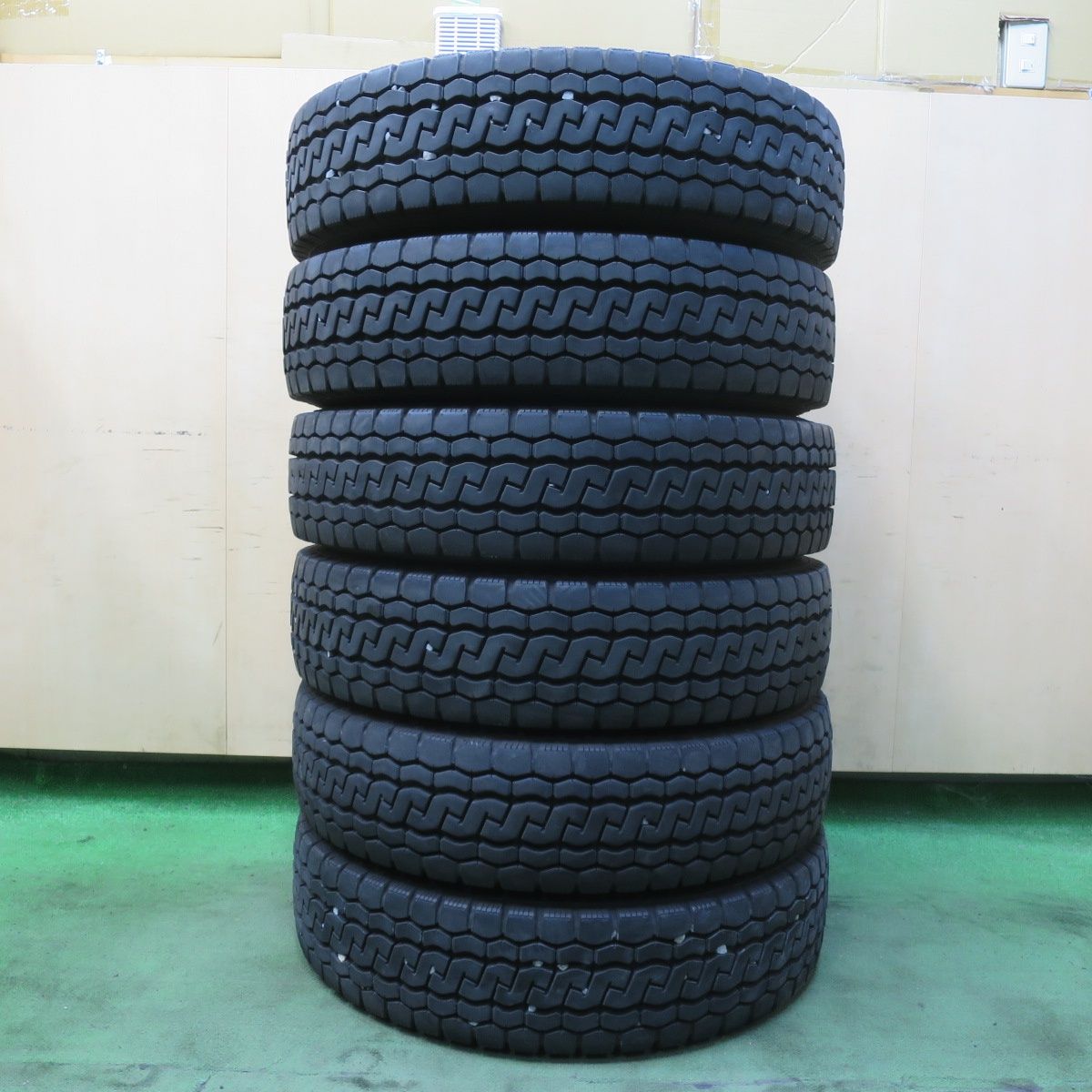 バリ溝 25年 8.5分 6本 トラック タイヤ 205 85R16 117 115N ブリヂストン エコピア M812 ミックス オールシーズン 16インチ 5101007イスタ