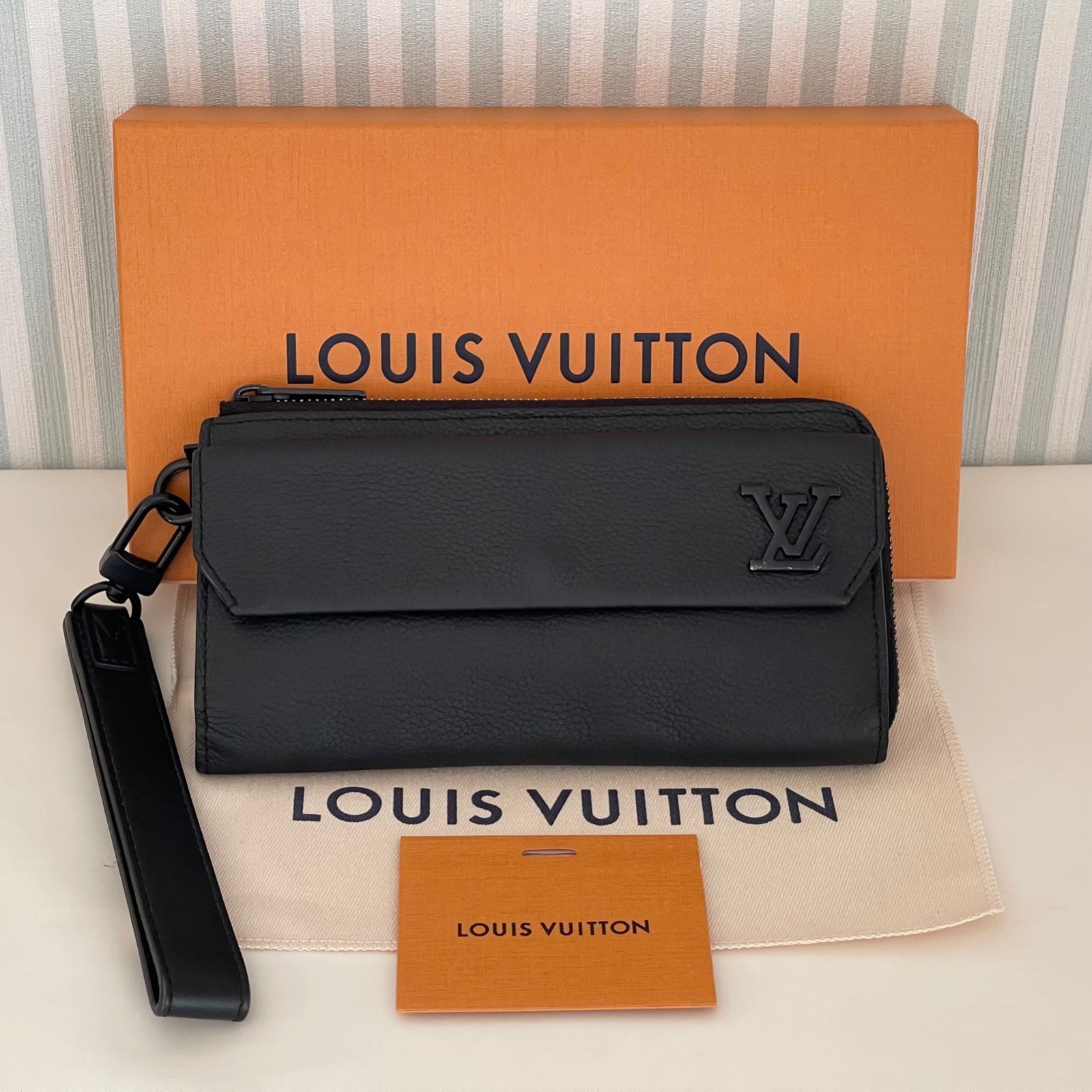 LOUIS VUITTON ルイヴィトン アエログラム ジッピー ウォレット M69831 