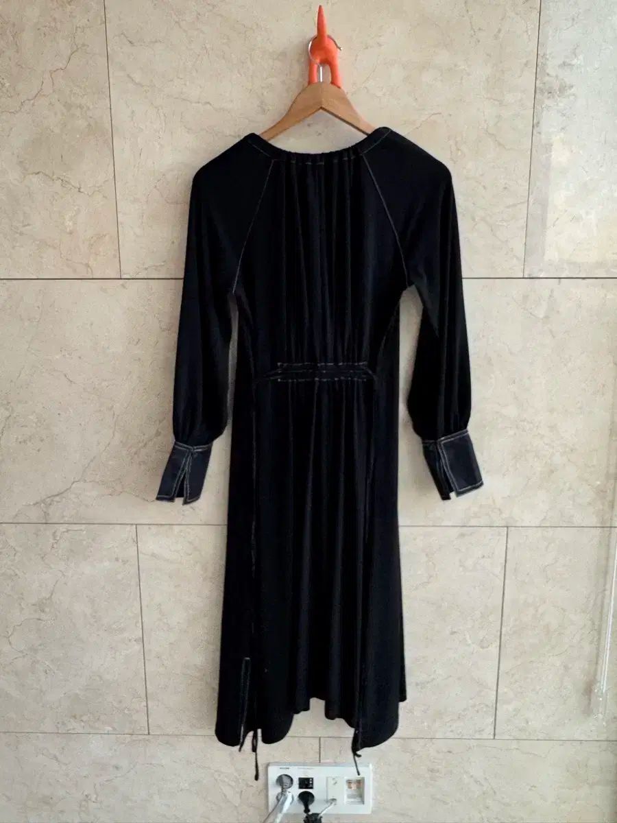 Schouler ステッチ