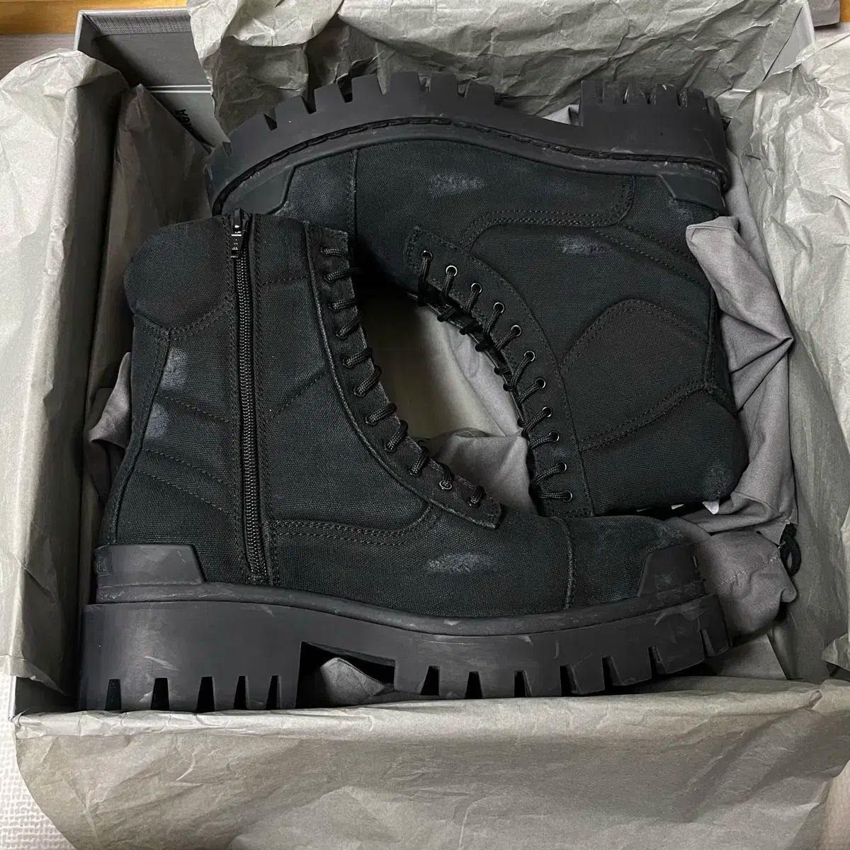 42 BALENCIAGA(バレンシアガ) コンバット ストライク ブーツ 黒