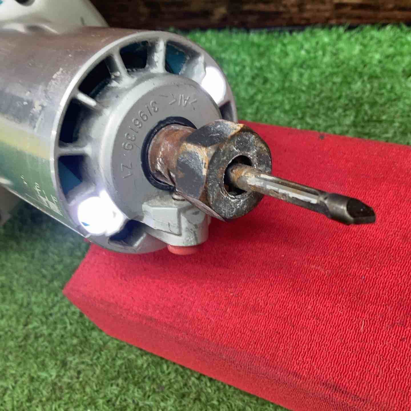 makita コードレストリマー