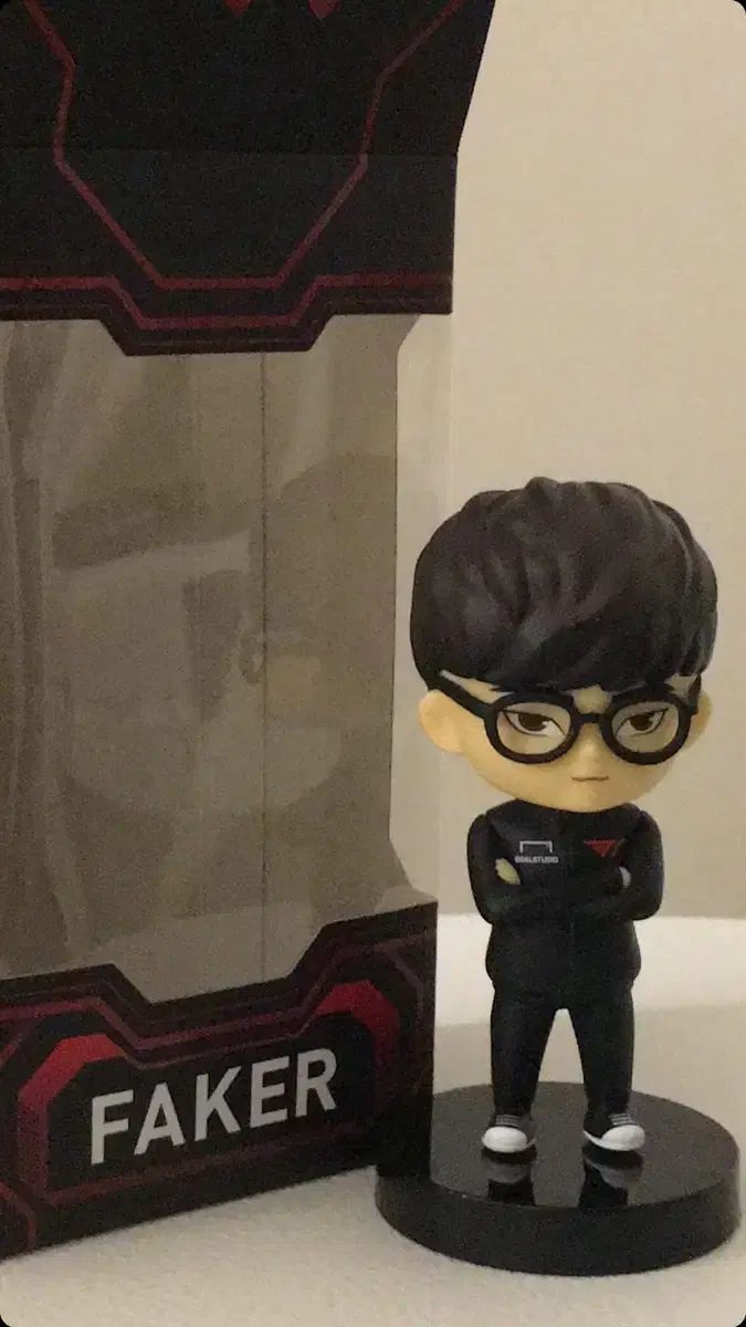 【雷市場（ポンジャン）商品韓国直送】 T1 ベースキャンプ FAKER フィギュア