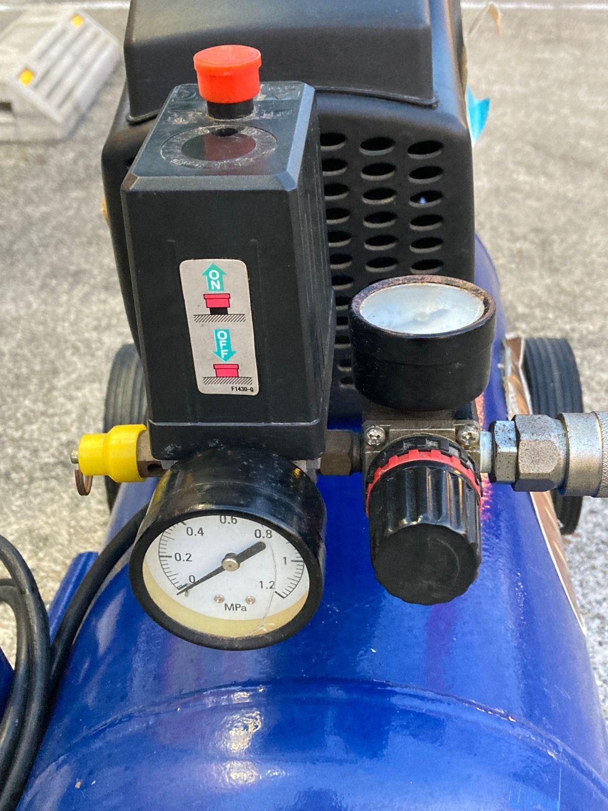 中古品】【0921】LUDMAX オイルレスエアコンプレッサ OLF-0925B