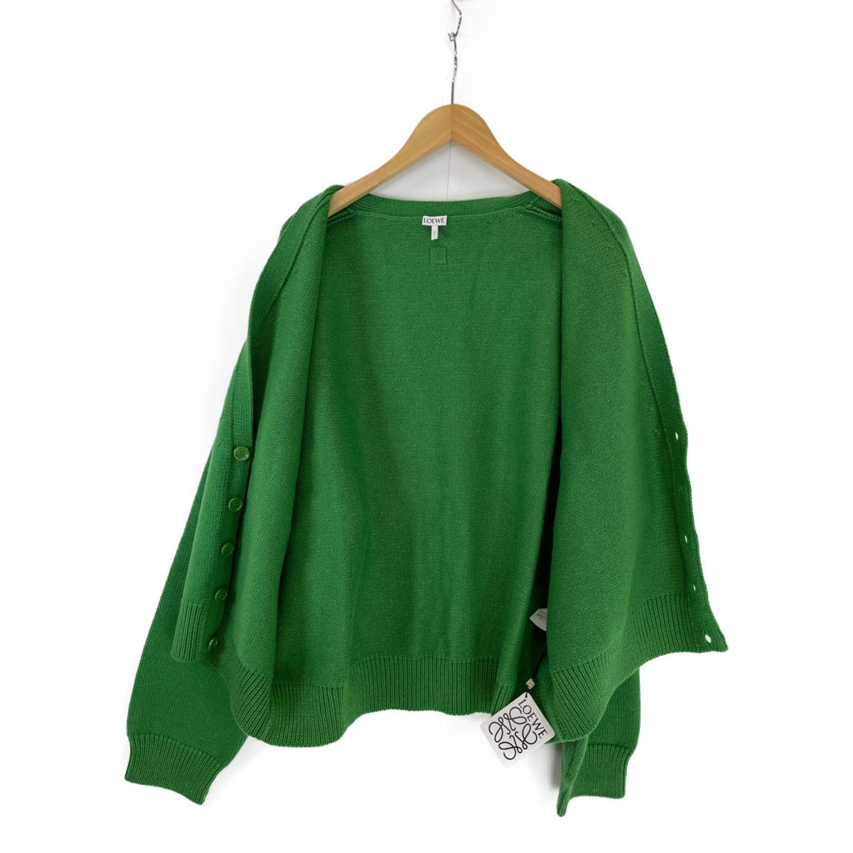 【新品・未使用】LOEWE グリーン Vネックカーディガン 新品・未使用】LOEWE グリーン Vネックカーディガン
