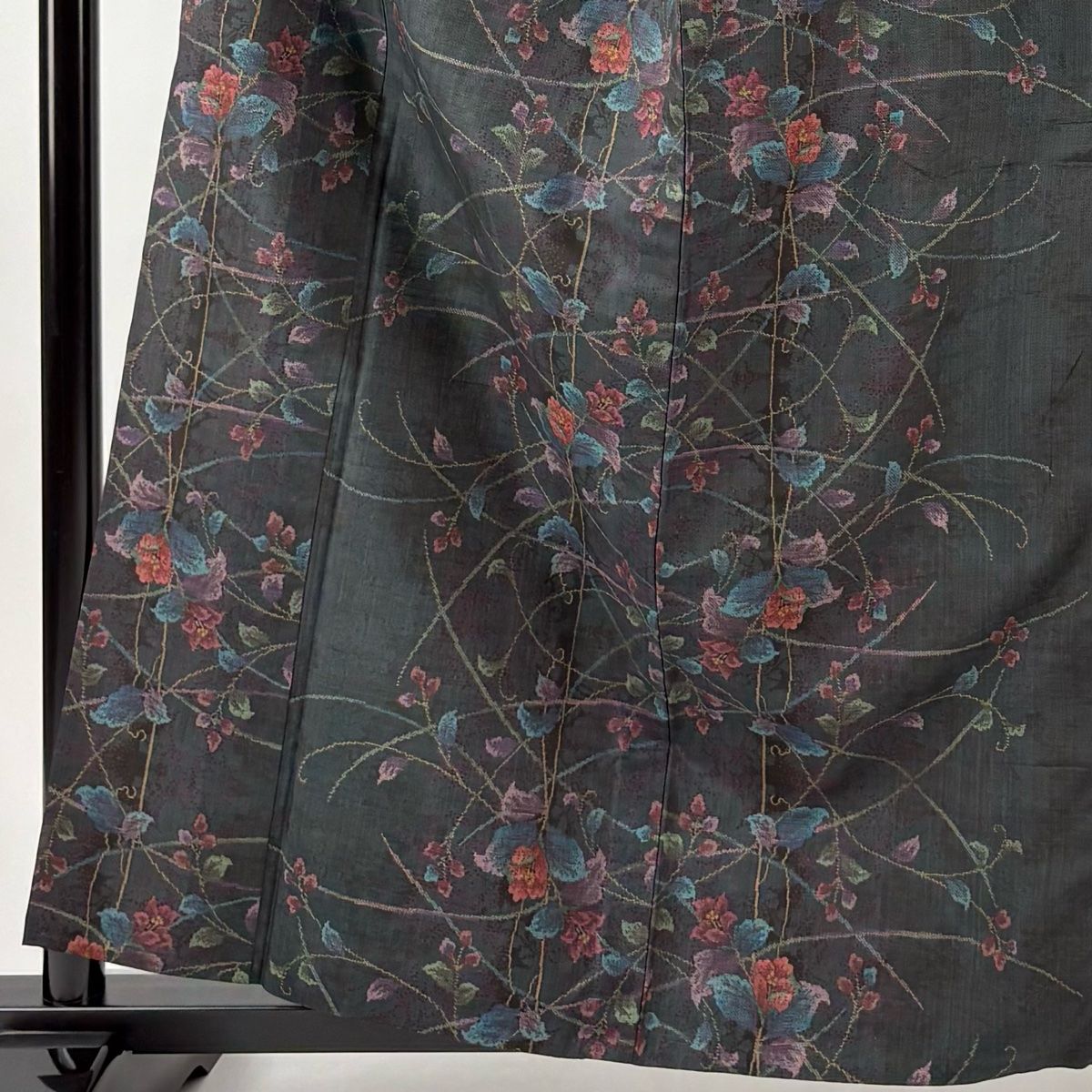 紬 身丈159.5cm 裄丈65.5cm M 単衣 ほていや 草花 青灰色 正絹 名品  